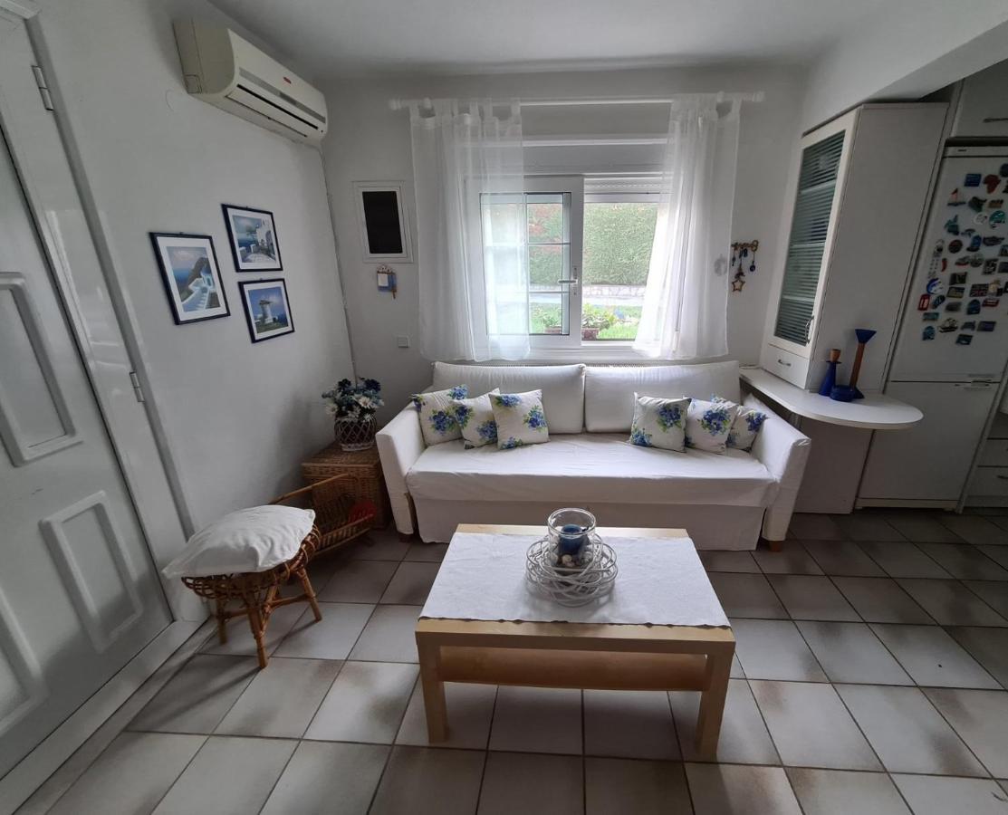 Wonderful House With Private Garden Flogita Exterior foto