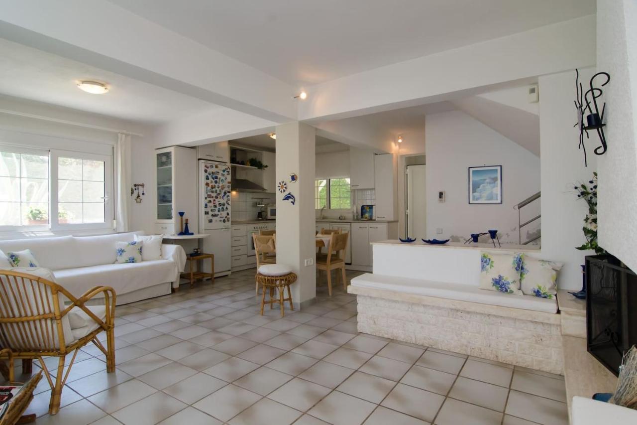 Wonderful House With Private Garden Flogita Exterior foto