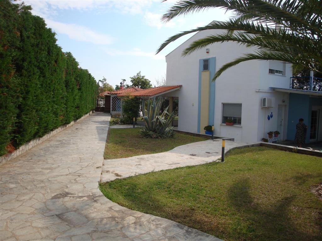 Wonderful House With Private Garden Flogita Exterior foto